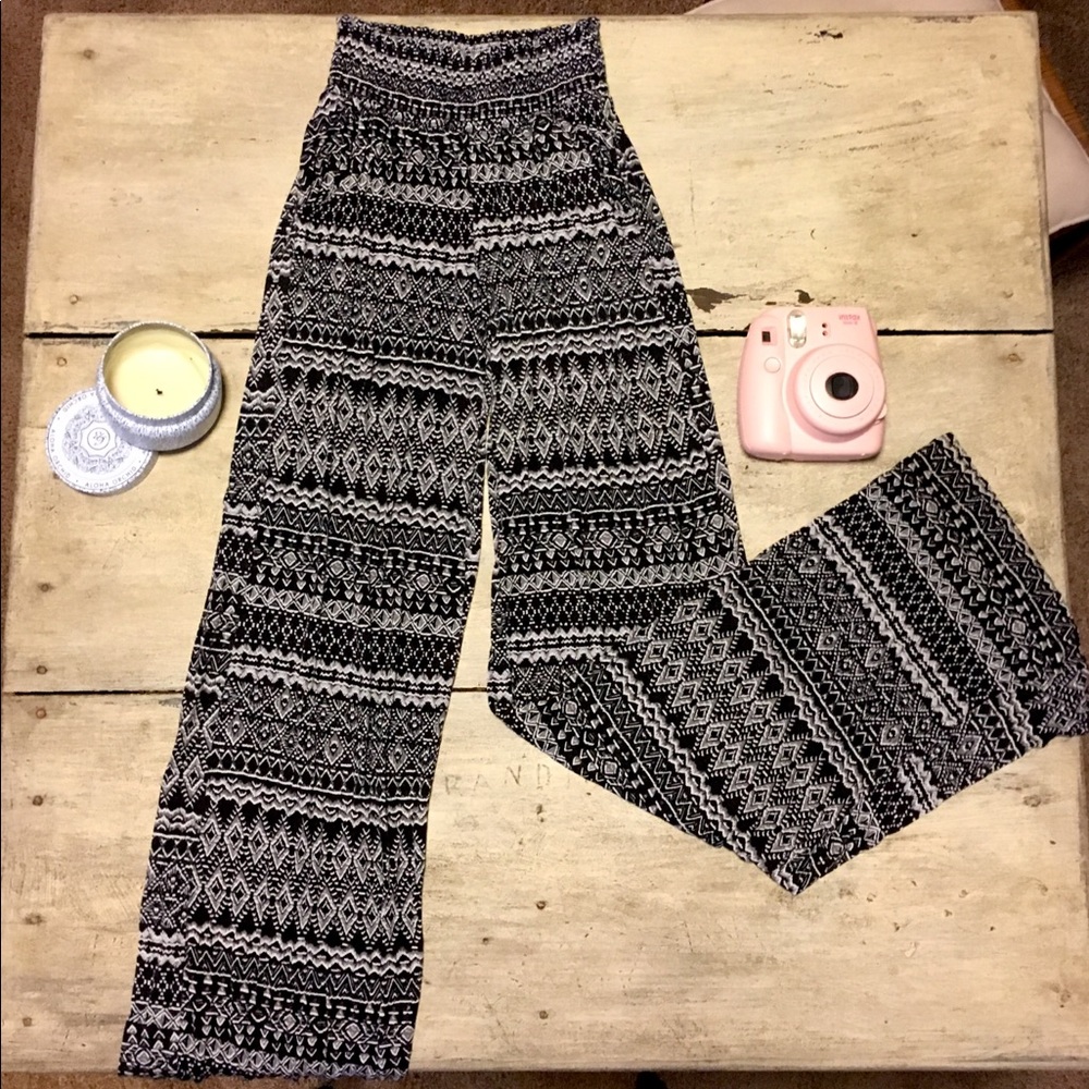 Black and white flowy pants